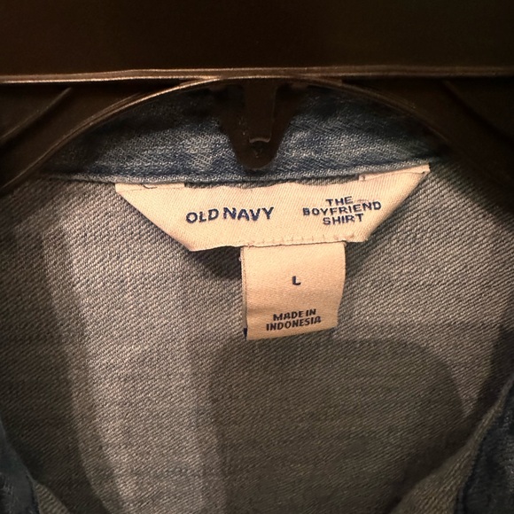 Old Navy Denim Button-Up Boyfriend Shirt - Picture 2 of 2